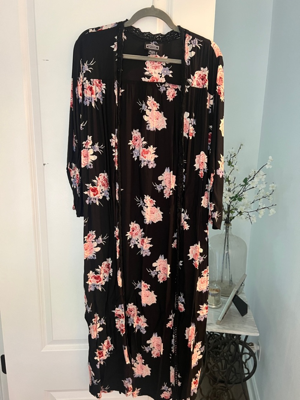 Floral Macy duster three quarter sleeves with black crochet trim